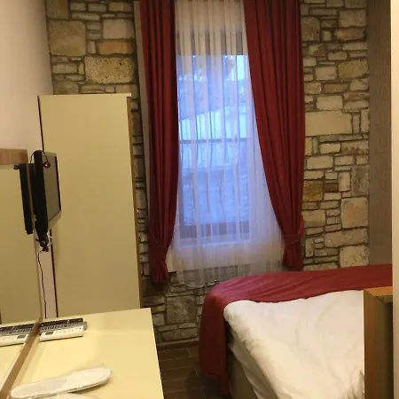 Hotel Deniz Yenifoca