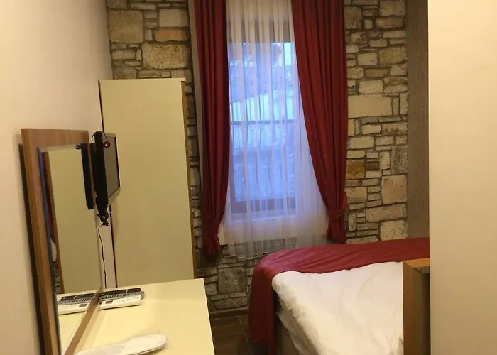 Hotel Deniz Yenifoca